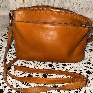 Divina Firenze Lilla Leather Camel/Tan CrossBody Shoulder Handbag Made In Italy